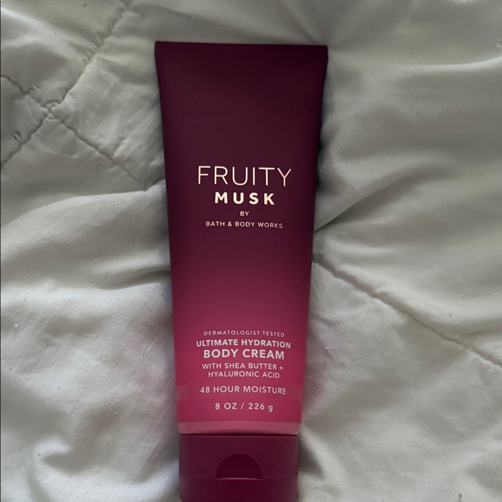Bath & Body Works Fruity Musk Ultimate Hydration Body Cream